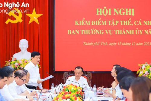 Bí thư Tỉnh ủy Thái Thanh Quý dự, chỉ đạo Hội nghị kiểm điểm tập thể, cá nhân Ban Thường vụ Thành ủy Vinh năm 2023