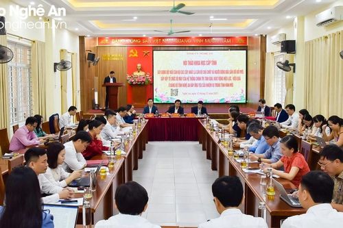 Xây dựng đội ngũ cán bộ gắn với sắp xếp tổ chức bộ máy của hệ thống chính trị