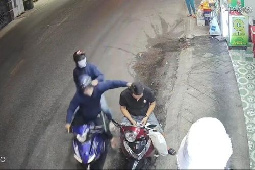 Làm rõ vụ một người đàn ông bị 2 đối tượng áp sát giật dây chuyền