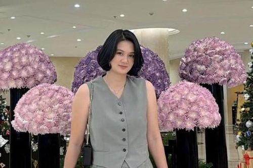 'Hoa khôi bóng chuyền' Kim Huệ U40 khiêm tốn nhận xập xệ, diện bikini chơi bóng lấp ló hình xăm vị trí hiểm