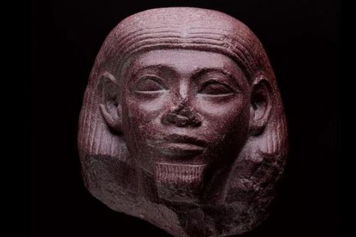 Kỳ bí báu vật Ai Cập 4.000 tuổi đào được giữa sân trường