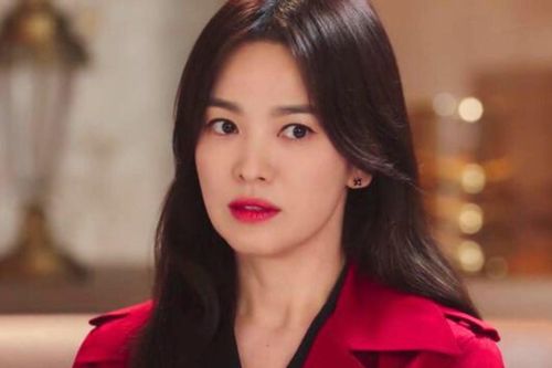 Song Hye Kyo công khai ủng hộ một người, danh tính ra sao mà bị nghi có liên quan tới tình mới?