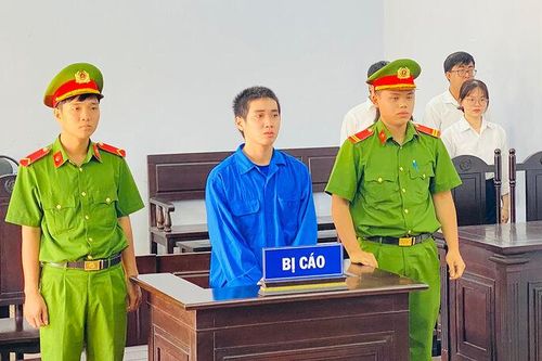Lại vào tù vì 'không biết chọn bạn mà chơi'