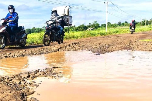 Chư Sê: Đường liên xã xuống cấp nghiêm trọng