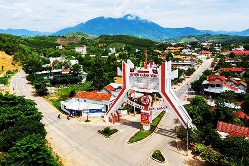 Ông Nguyễn Tấn Tuân - Phó Bí thư Tỉnh ủy, Chủ tịch UBND tỉnh Khánh Hòa: Thống nhất chủ trương đầu tư 2 dự án ở Khánh Vĩnh