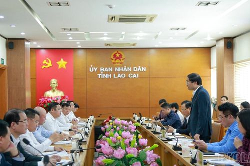 Tháo gỡ khó khăn cho các dự án khai thác quặng apatit