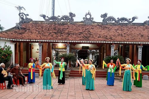 Nhiều khởi sắc từ hoạt động đưa văn hóa về cơ sở