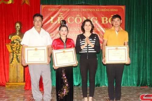 Bản Dè, xã Chiềng Dong đạt chuẩn nông thôn mới