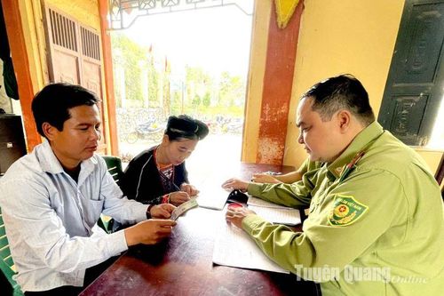 Hàm Yên có 75 hộ nghèo được nhận trợ cấp gạo