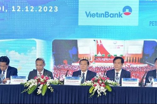 Diễn đàn Kinh tế Việt Nam qua nửa nhiệm kỳ Đại hội XIII của Đảng