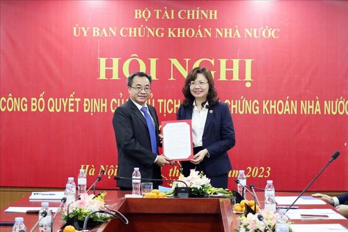 Bổ nhiệm viên chức giữ chức vụ Tổng biên tập Tạp chí Chứng khoán