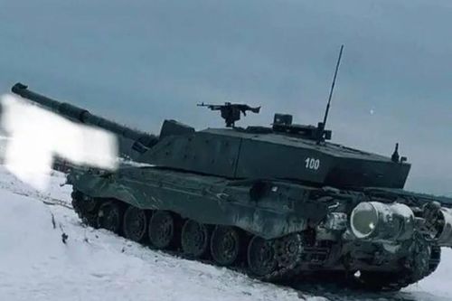 Xe tăng Challenger 2 đơn độc gần Rabotino trở thành biểu tượng của hy vọng và thất vọng