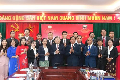 Khai giảng khóa bồi dưỡng công tác Mặt trận cho cán bộ Mặt trận Lào Xây dựng đất nước