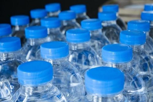 Hà Nội: Đình chỉ hoạt động 4 cơ sở sản xuất nước uống đóng chai