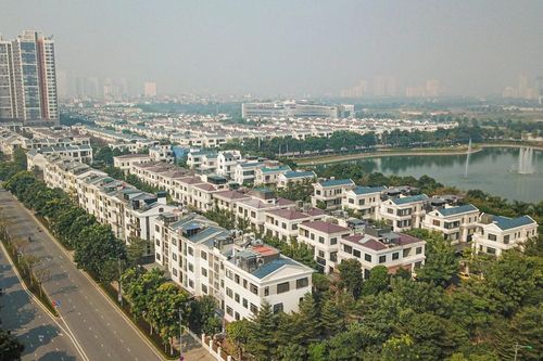 Biệt thự liền kề, nhà phố thương mại: Giá giảm sâu vẫn ế ẩm