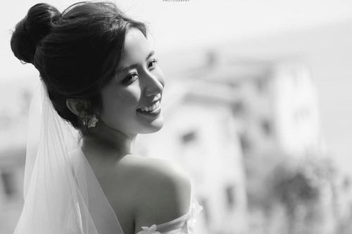 Dân mạng tràn vào chúc phúc khi cô út của 'Thương ngày nắng về' khoe ảnh váy cưới