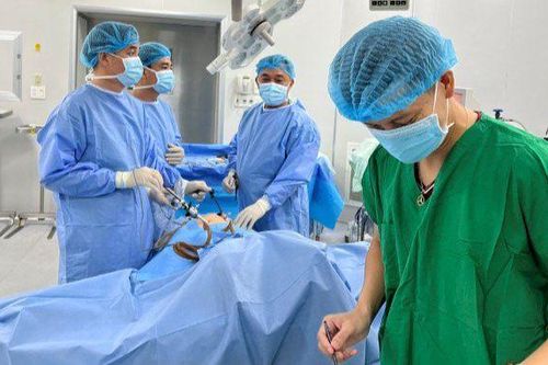 Tiền Giang: Phẫu thuật thành công thai phụ có 77 viên sỏi trong túi mật