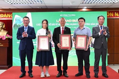 Trao giải Cuộc thi viết về 'Bảo vệ môi trường ngành Công thương' lần thứ II, năm 2023