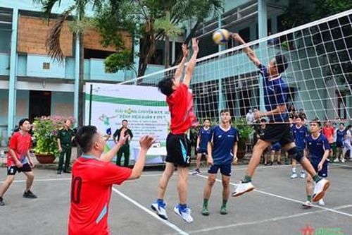 Thầy thuốc Bệnh viện Quân y 175 sôi nổi thi đấu thể thao chào mừng Ngày thành lập Quân đội nhân dân Việt Nam