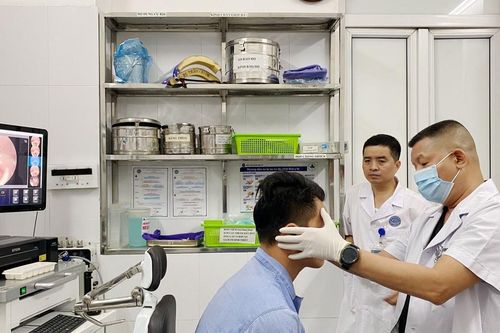 Nam thanh niên biến dạng mặt vì tai nạn giao thông