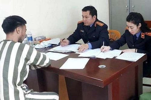 Kiểm sát đột xuất trại giam có hai phạm nhân vượt ngục