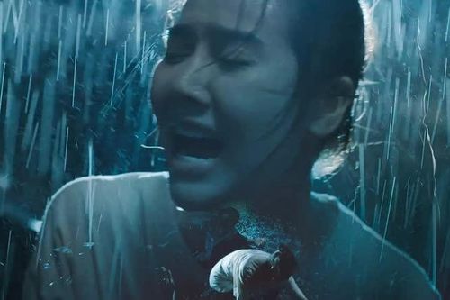 Phim giờ vàng có Huyền Lizzie, Mạnh Trường đột ngột tăng bi kịch