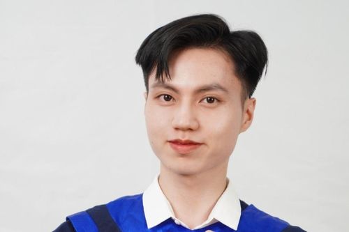 Hot boy tốt nghiệp thủ khoa, làm trợ giảng trường Ngoại thương ở tuổi 22