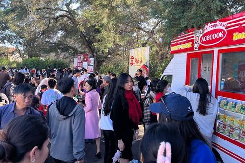 Ngày của Phở 2023: hơn 10.000 người tham gia 'Cùng nhau ăn phở Đệ Nhất'