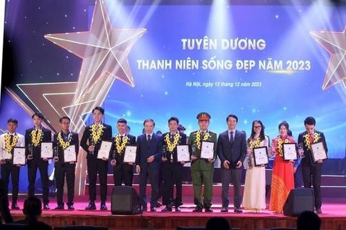 Tuyên dương 20 'Thanh niên sống đẹp' năm 2023