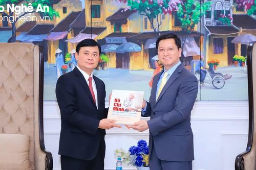Bí thư Tỉnh ủy Thái Thanh Quý thăm và làm việc với Đại sứ quán Việt Nam tại Ấn Độ