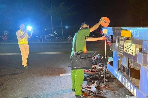 Điều tra vụ va chạm đuôi xe container đỗ bên đường, 2 người thương vong