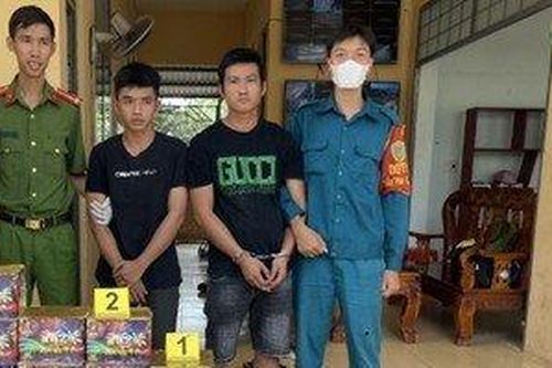 Bình Phước: Bắt giữ 3 đối tượng vận chuyển 72,3kg pháo trái phép