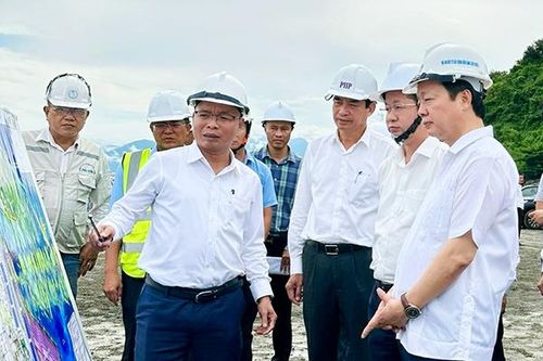 Phó Thủ tướng Trần Hồng Hà chỉ đạo về phương án chọn nhà đầu tư cảng Liên Chiểu
