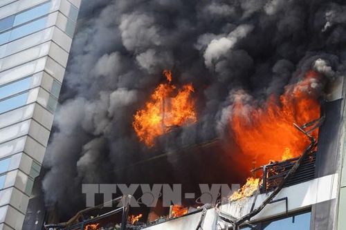 Cháy tòa nhà 14 tầng ở Buenos Aires gây nhiều thương vong