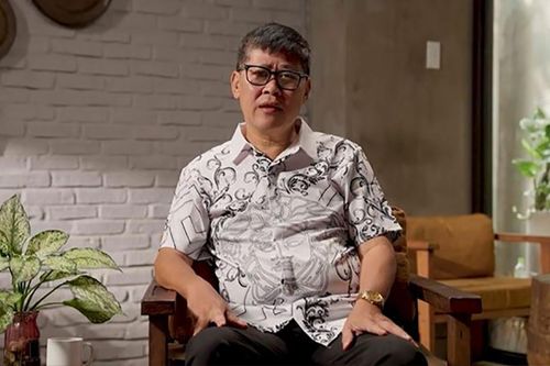 Sao nam Vbiz vỡ nợ 1000 tỷ đồng nay sống 'liệu cơm gắp mắm' qua ngày, mắc nhiều bệnh tuổi xế chiều
