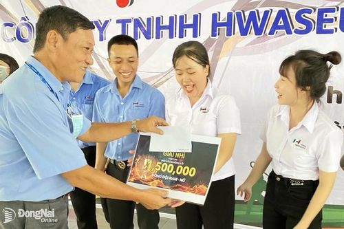 Các doanh nghiệp thông báo kế hoạch thưởng Tết cho người lao động