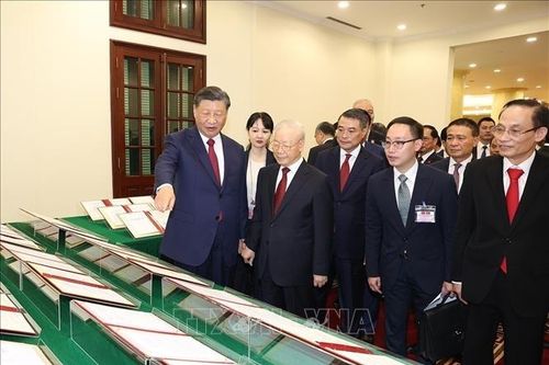 Ký kết Hiệp định về việc cùng xây dựng cầu đường bộ qua sông Hồng khu vực biên giới Bát Xát, tỉnh Lào Cai (Việt Nam) - Bá Sái, tỉnh Vân Nam (Trung Quốc)