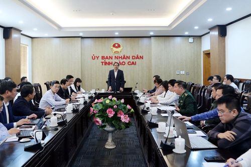 UBND tỉnh họp bàn về Đề án tổ chức Lễ hội sông Hồng