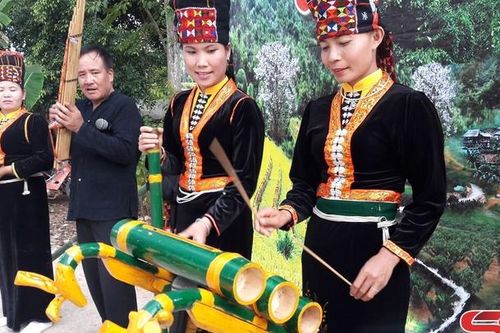Phát huy giá trị văn hóa truyền thống gắn với phát triển du lịch