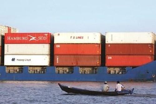 Ngành vận tải biển toàn cầu sắp đối mặt với chi tiêu tiêu dùng thấp, thuế Carbon cao hơn