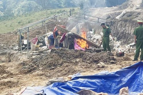 Truy quét 'vàng tặc' vùng giáp ranh