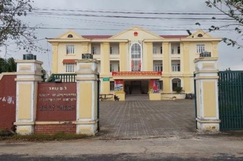 Chủ tịch xã bị cách chức vì liên quan đến sai phạm đất đai