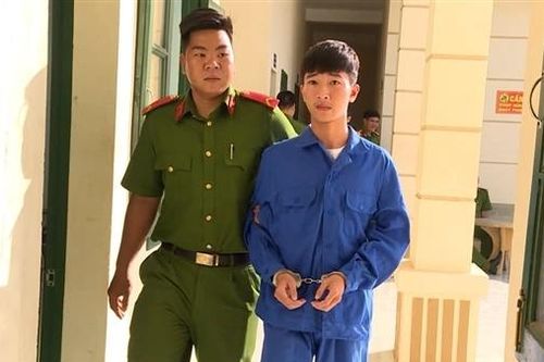 Khởi tố nhóm thanh thiếu niên mang hung khí đuổi đánh nhau