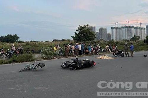 Đạp xe đi đón cháu, người đàn ông bị xe môtô phân khối lớn tông tử vong
