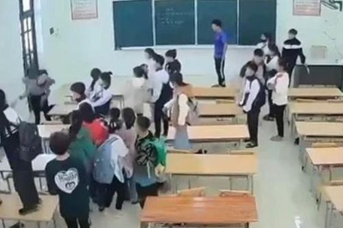 'Tùng bê' trong giáo dục