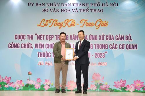 Tác giả Phú Khánh của An ninh Thủ đô đoạt giải Nhất cuộc thi ảnh về Hà Nội