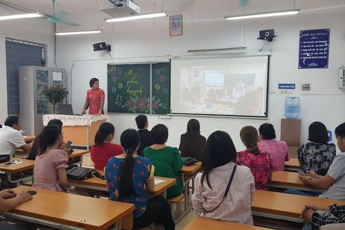 Hà Nội kiến nghị sớm thực hiện lương của nhà giáo được ưu tiên xếp cao nhất