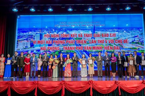 Trao giải báo chí 'Vì một Hải Phòng phát triển'