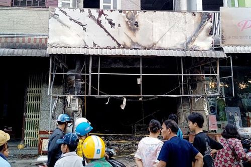 Kiên Giang: Chập điện trong đêm làm cháy rụi cửa hàng điện thoại di động