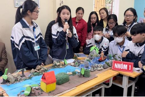 Học sinh hào hứng học Ngữ văn theo định hướng giáo dục STEM